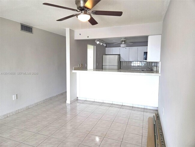 Building Photo - 4670 W 13th Ln