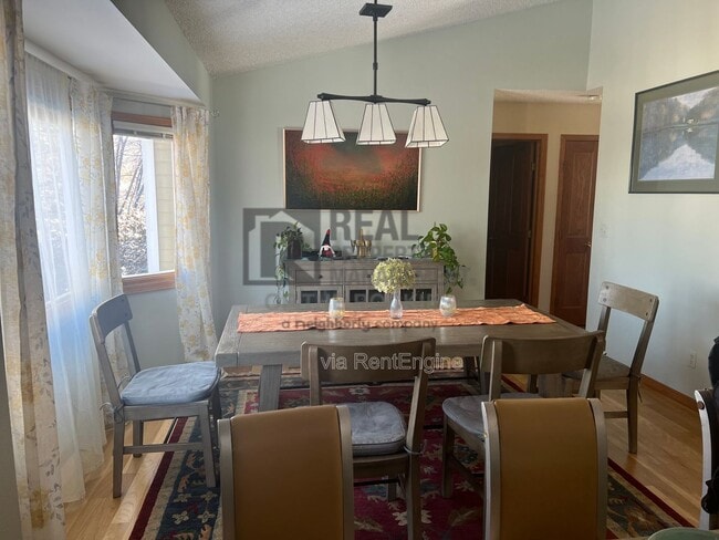 Building Photo - 1400 Hastings Dr