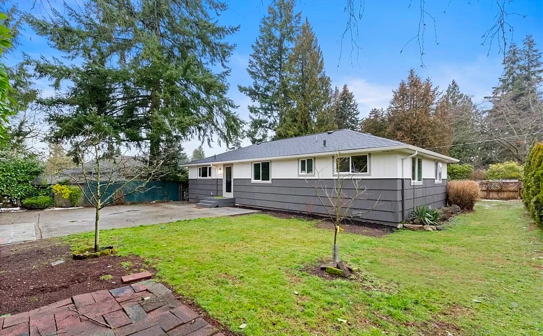 Building Photo - 1333 N 192nd St