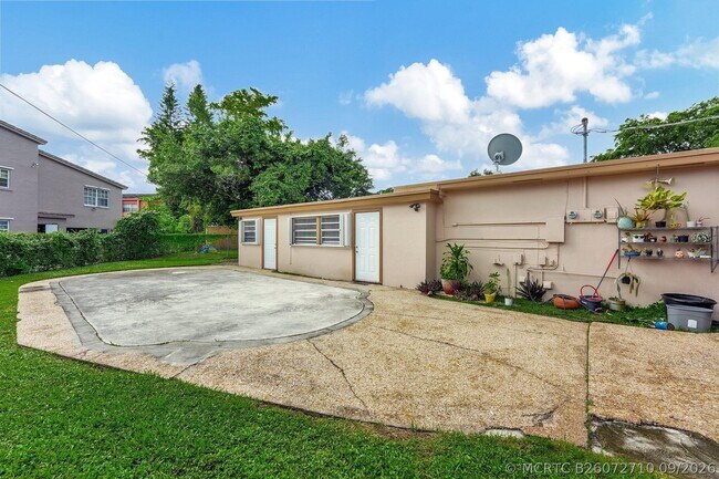 Building Photo - 3761 NW 78th Ln