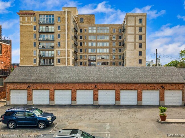 Building Photo - 78 Watson St