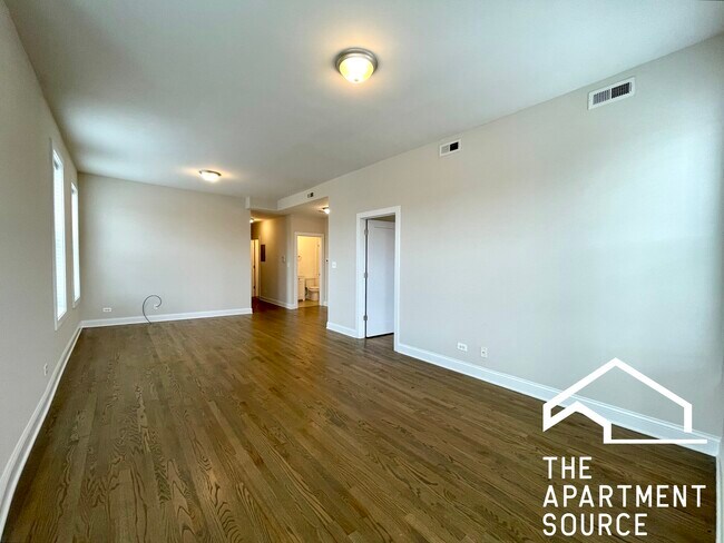 Building Photo - 3401 W Fullerton Ave