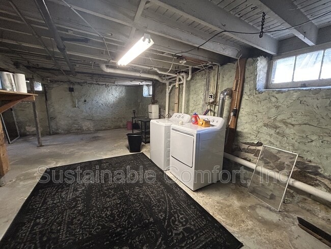 Building Photo - 85 Quinapoxet Ln
