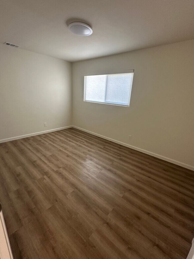 Building Photo - Beautiful 2 Bd./1 Ba. Remodeled rear home in NE Santa Maria