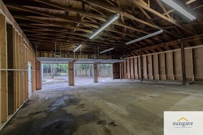 Building Photo - 11319 Harding Rd