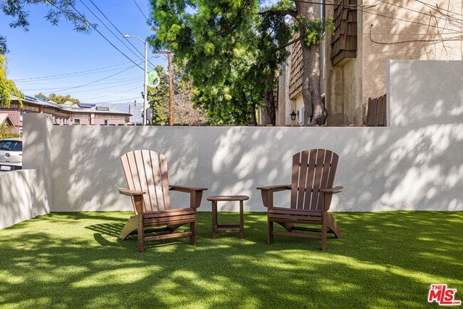 Building Photo - 238 Thorne St