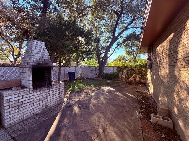 Building Photo - 914 Bandera Ln