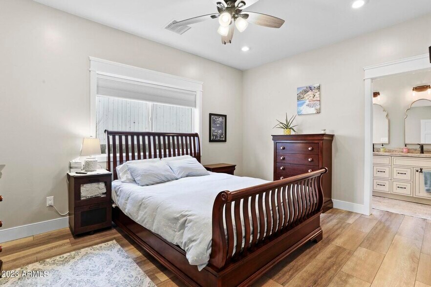 Building Photo - 414A W Frontier St