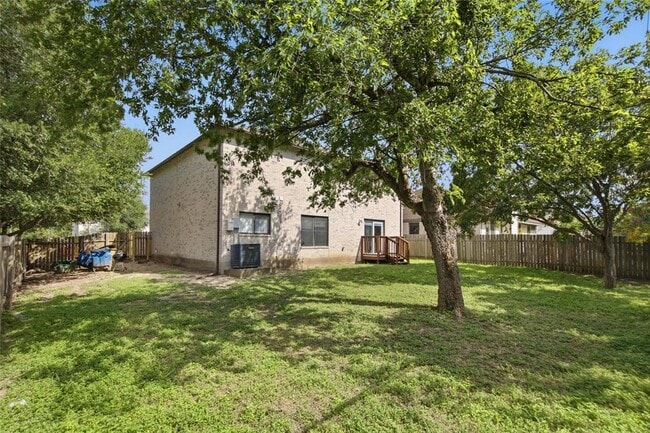 Building Photo - 7900 Rosenberry Dr