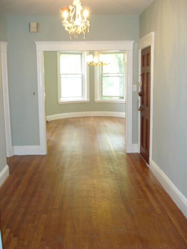 Building Photo - 5 BED/2 BATH NEAR B.U. FOR 9/1/2026