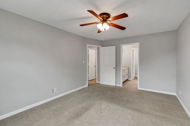 Building Photo - 900 Cimarron Ct