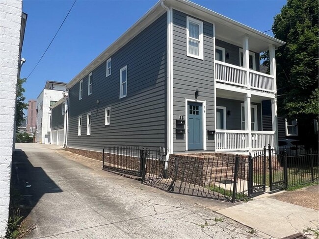 Building Photo - 74 Hogue St NE