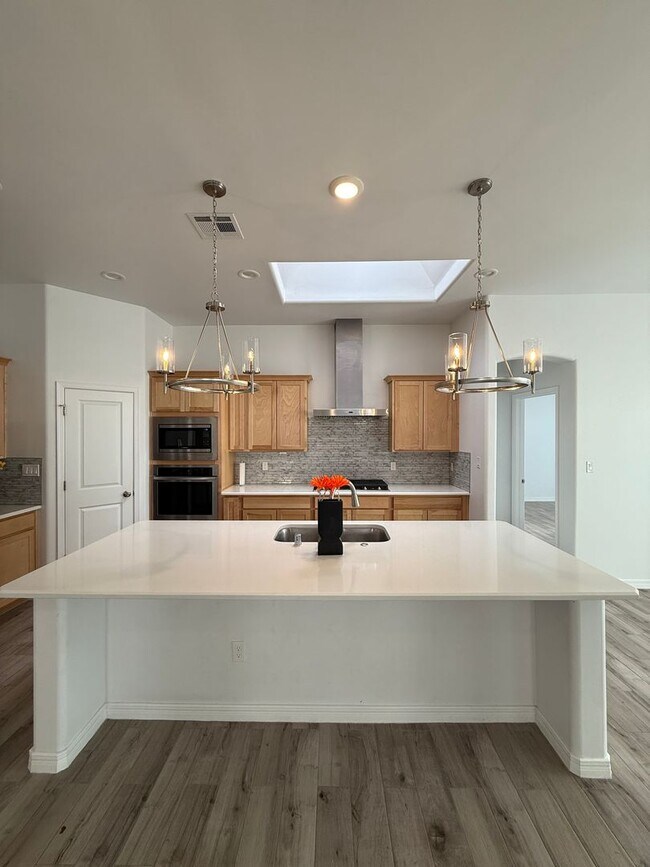 Building Photo - Beautiful home in Sonoma Springs! 4bed, 2.5 baths