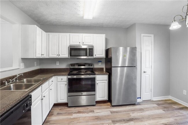 Building Photo - 3882 Waldrop Ln