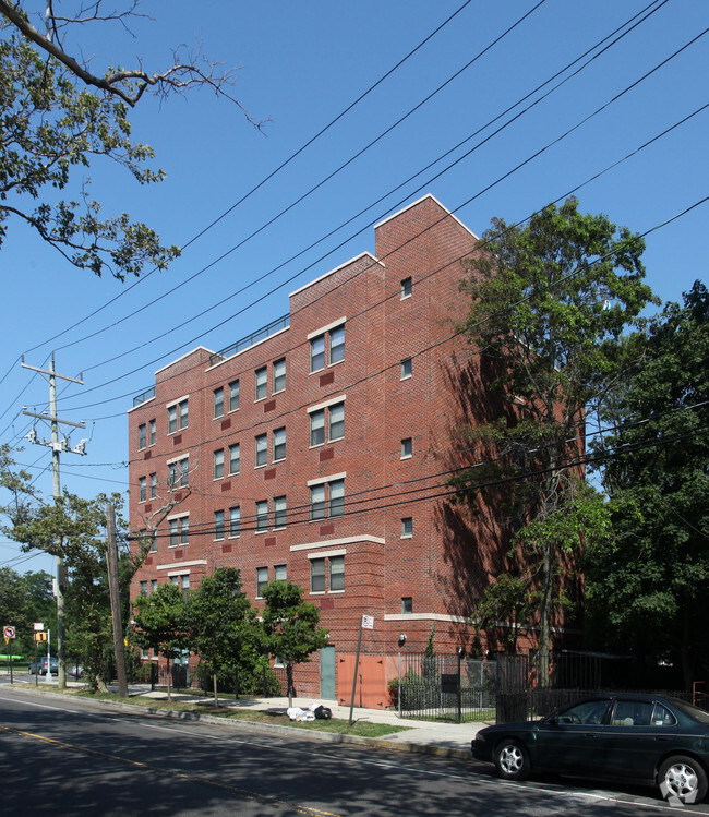 Building Photo - 29-64 Beach Channel Dr