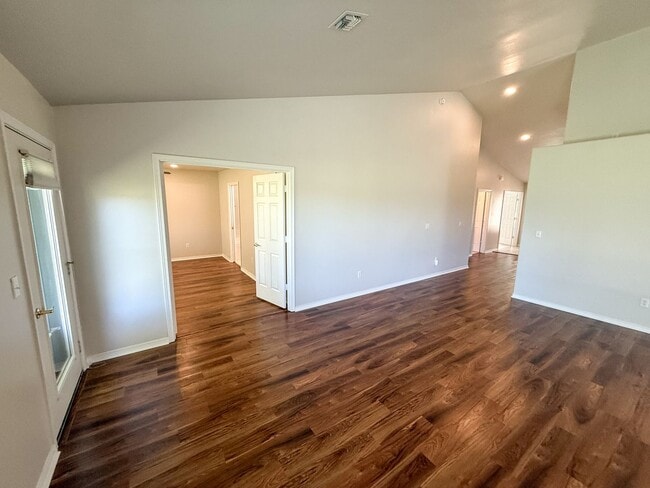 Building Photo - 3 bedroom, 2 bath home on Harbor Links Golf Course