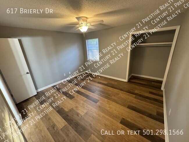 Building Photo - 617 Brierly Dr