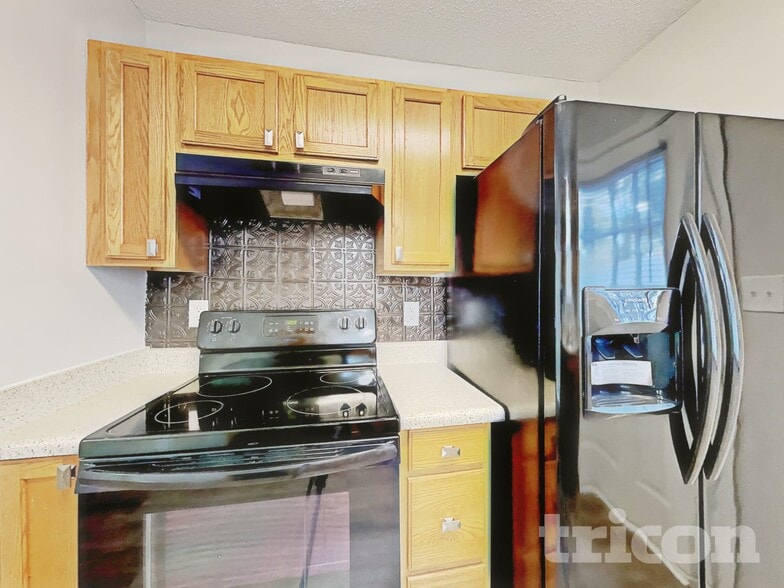 Building Photo - 9408 Northwoods Forest Dr