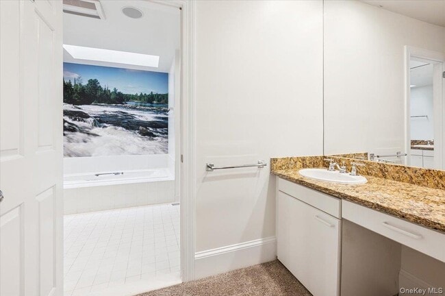 Building Photo - 10 Old Jackson Ave