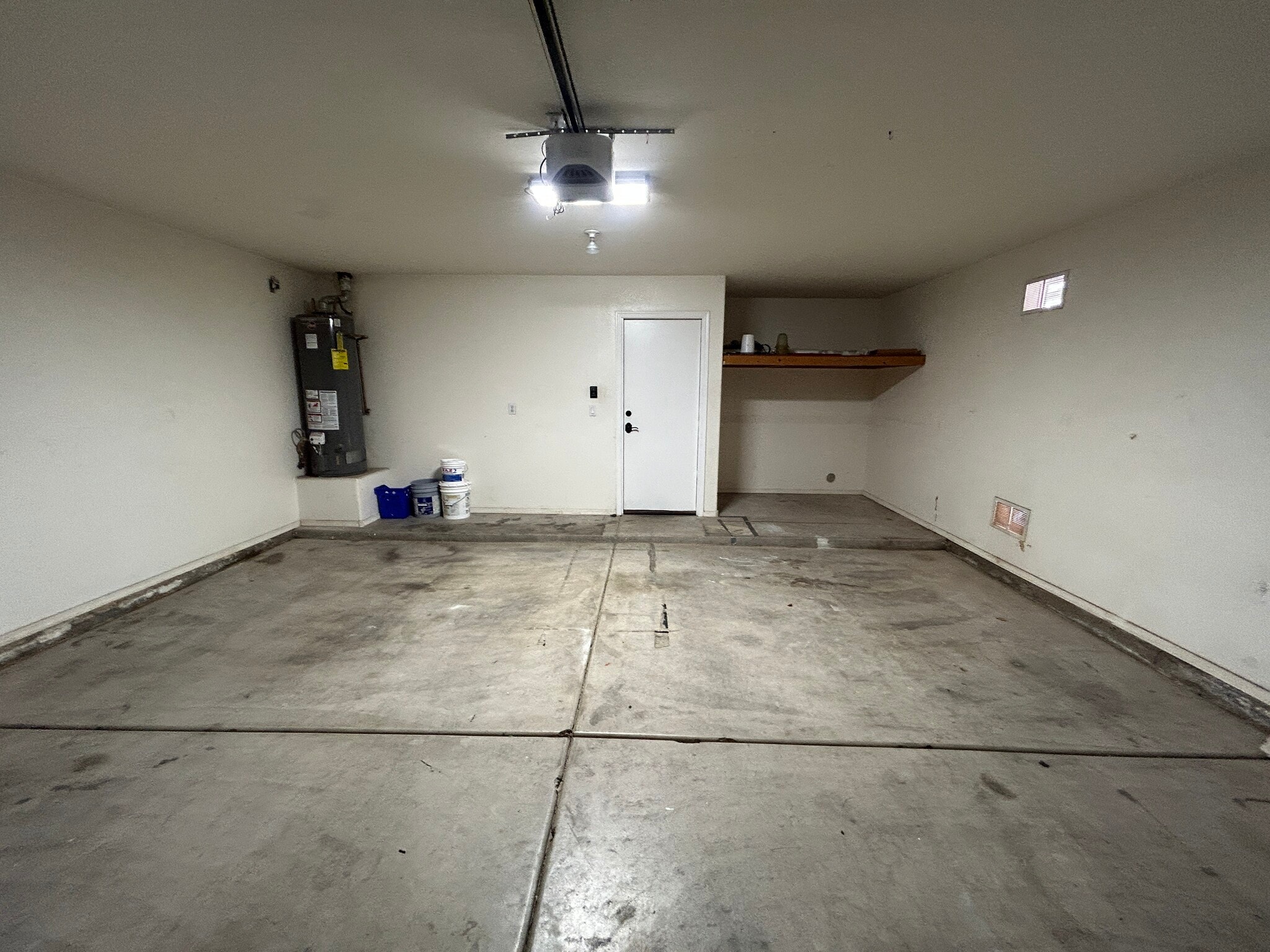Building Photo - 4132 E Anderson Dr