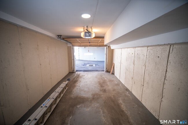 Building Photo - 3236 Madison Ave