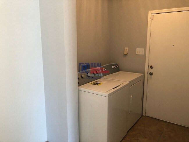 Building Photo - Spacious 3 Bed Home with Open Living, Ensuite Baths & Included Appliances