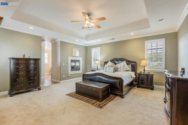 Building Photo - Live Exceptionally in This Peaceful Willow Glen Executive Home; 4 bed/ 4.5 bath