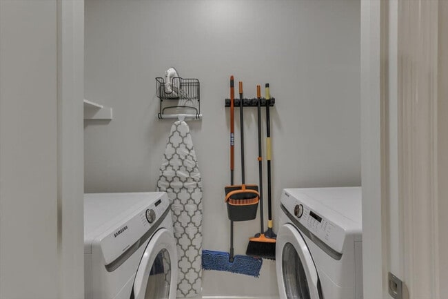 Building Photo - 441 Avenue A