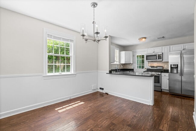 Building Photo - 3 Bed 3 Bath - Bethesda Colonial - Move-In...
