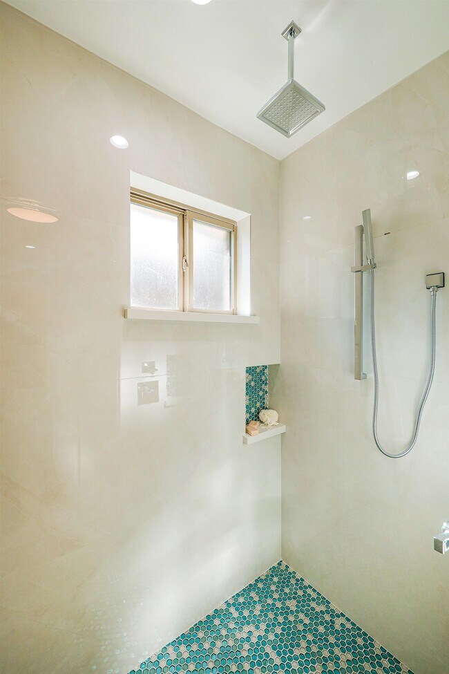 Building Photo - 209 Green Jay Ln