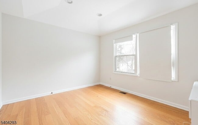 Building Photo - 135 Grove St