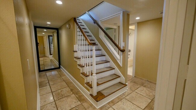 Building Photo - Beautiful 4 bed/2.5 bath house in Del Mar