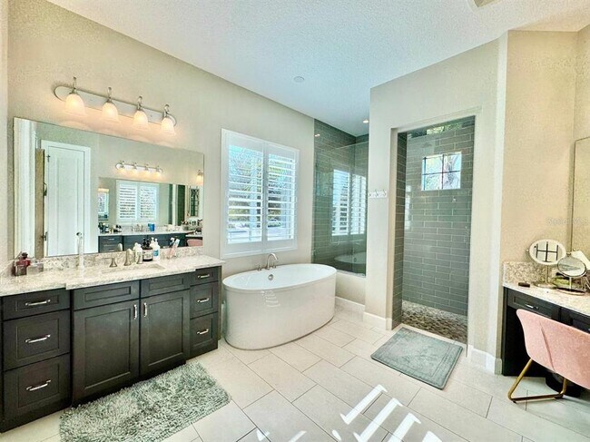 Building Photo - 10605 Sabella Dr