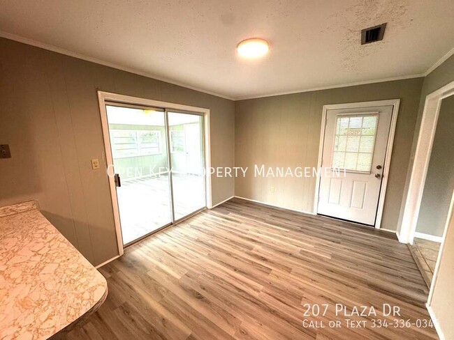 Building Photo - LEASE TO OWN this Beautiful Brick Home clo...