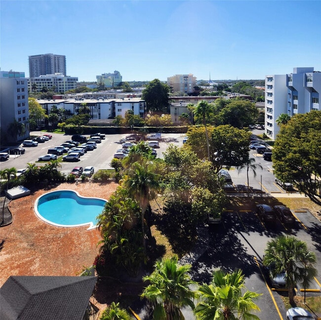 Building Photo - 9001 SW 77th Ave