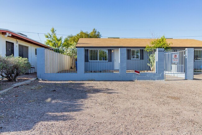 Building Photo - 1324 E Peoria Ave