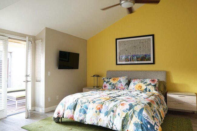 Building Photo - 73486 Shadow Mountain Dr