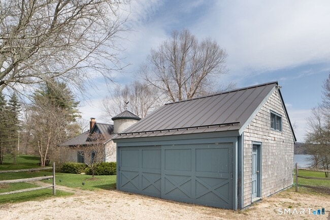 Building Photo - 17 Washinee Heights Rd