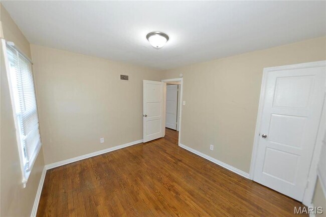 Building Photo - 6127 Shillington Dr