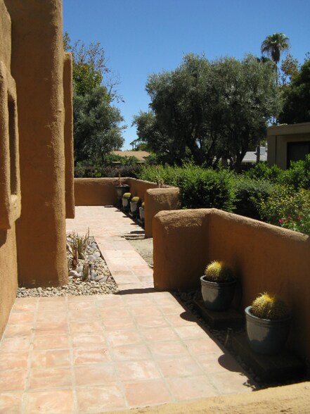 Building Photo - 2451 S Birdie Way