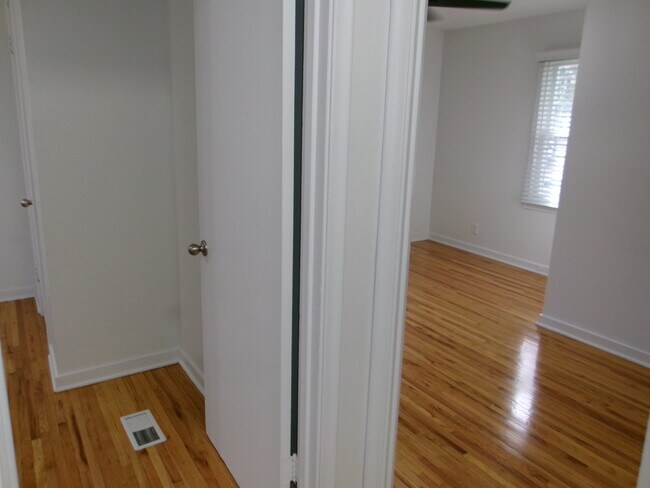 Building Photo - 3444 N 48th St