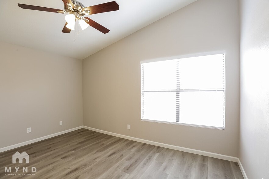 Building Photo - 4545 N 67th Ave