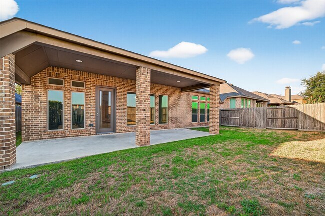 Building Photo - 28015 Castle Park Ln