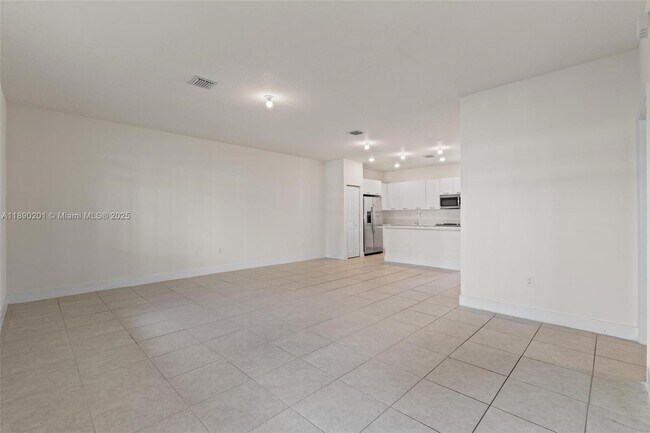 Building Photo - 4612 NW 83rd Pkwy