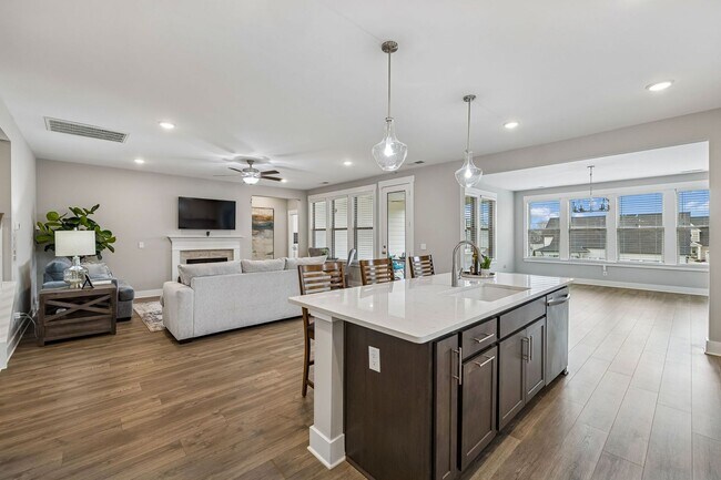 Building Photo - Stunning Craftsman-Style Rental Home with Flexible Living Space & Luxury Upgrades!