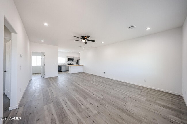 Building Photo - 22337 W Dove Valley Rd