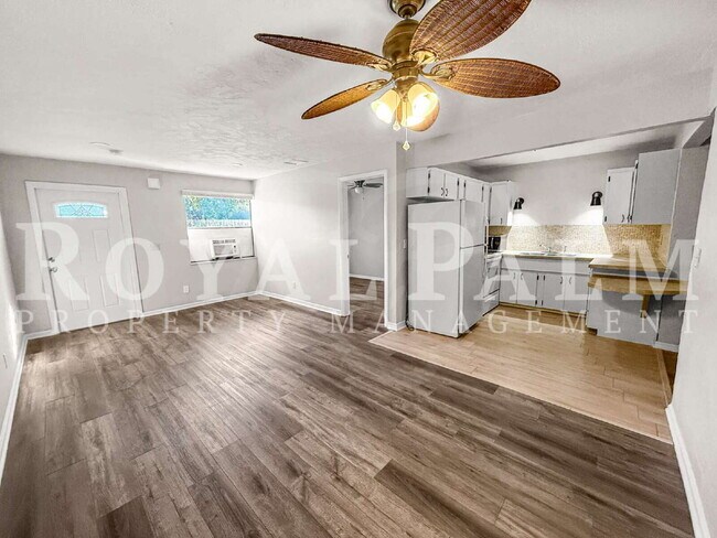 Building Photo - 3744 Estelle Ave