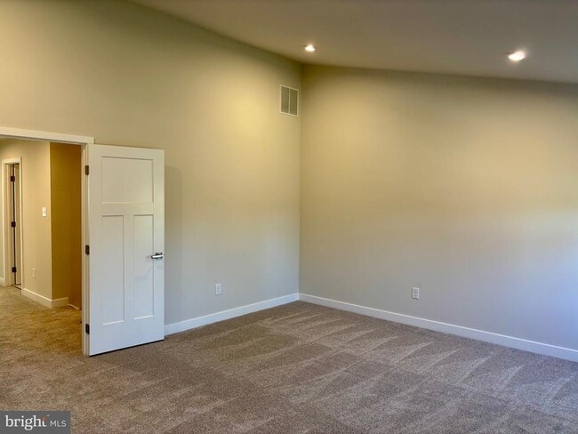 Building Photo - 88 Rosemary Wy