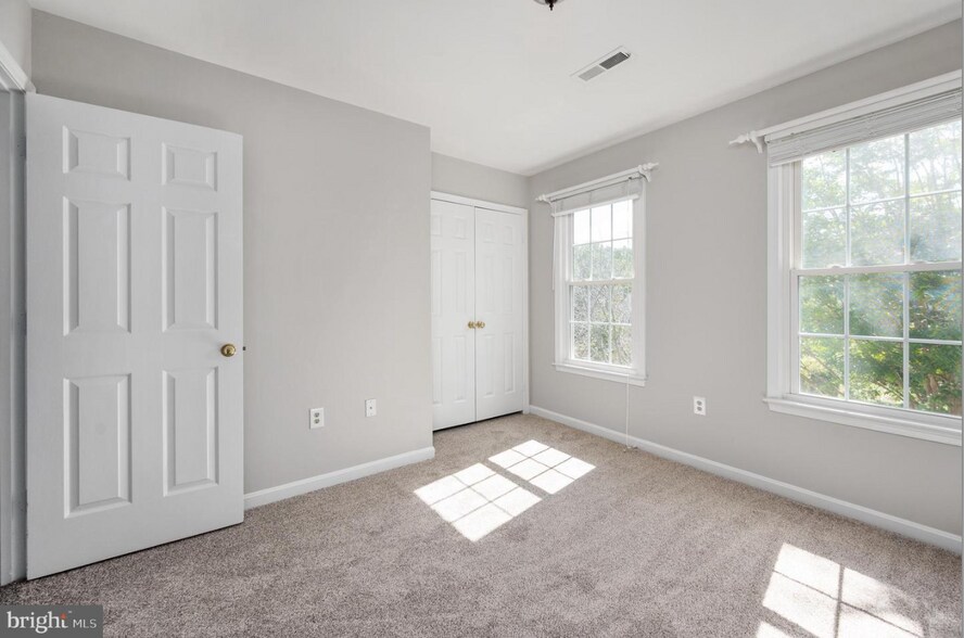 Building Photo - 10622 Edinburgh Dr