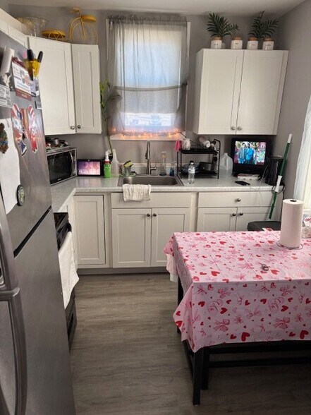 Building Photo - 408 Cass Ave